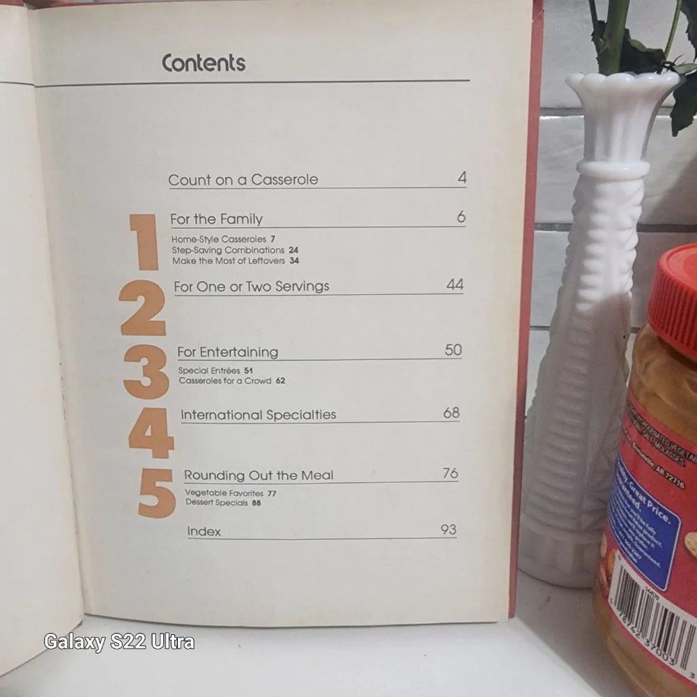 Better Homes and Gardens All-Time Favorite Casserole Recipes Cookbook, 1980